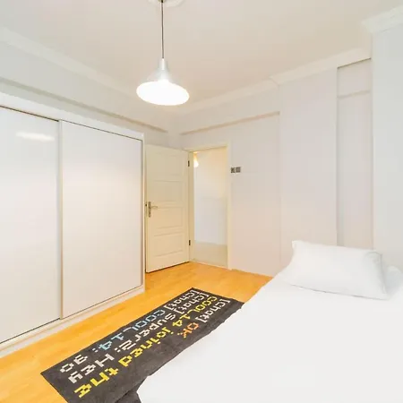 Stone Flat W Balcony 3 Min To Hadrian Gates * Antalya