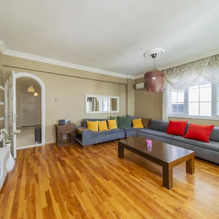 Stone Flat W Balcony 3 Min To Hadrian Gates Διαμέρισμα *