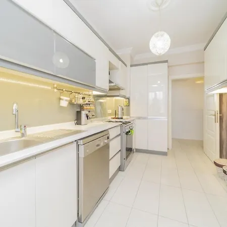 Stone Flat W Balcony 3 Min To Hadrian Gates דירה אנטליה